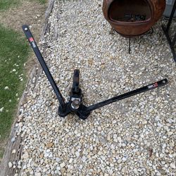 Weight Distribution Hitch. 