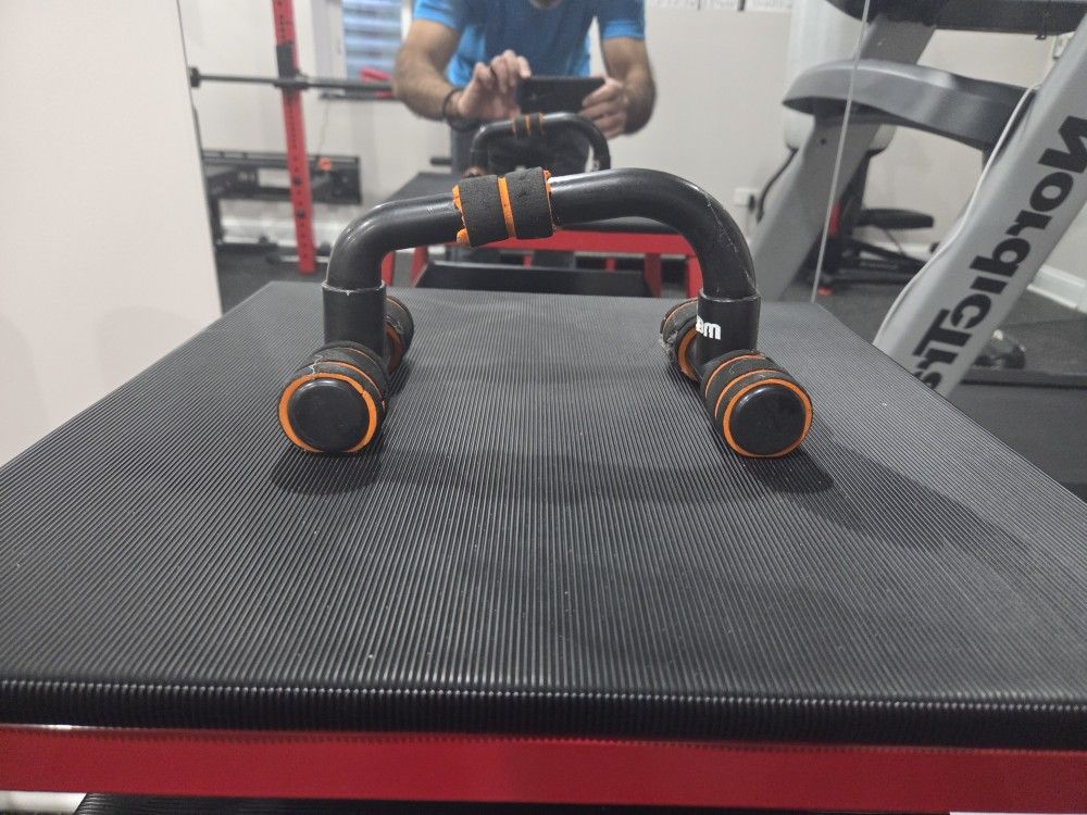 FREE - Push Up Stand (1)