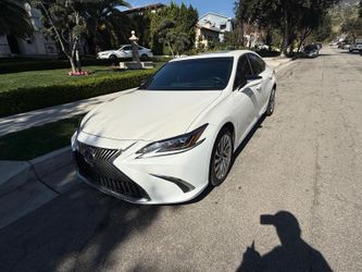 2021 Lexus ES 300h Hybrid • 60K Miles • Clean & Reliable