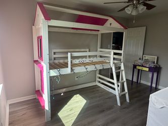 Twin house bed