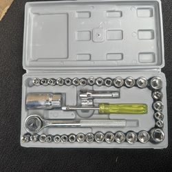 Socket Wrench Set, 40 Piece Metric Tool Set (with Housing), Ratchet Wrench Tool Set, Adapter Screwdriver Head Set