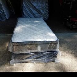 New Adult Style Twin Mattress/ Boxspring 