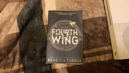 Fourth wing by Rebecca yarros