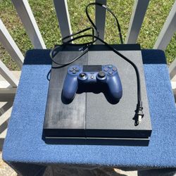 PlayStation 4 (black)