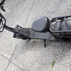 Electric scooter no charger and no battery, can be used for parts