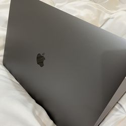 Large Screen 2019 MacBook Pro A2141, I9,16”Screen,32Gb,512Gb,Space Gray,Grade A,AC Charger for Sale