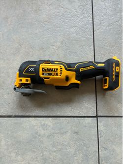 DEWALT 20V MAX XR Cordless Brushless 3-Speed Oscillating Multi Tool.