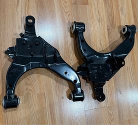 Driver and passenger side control arms for 1996 through 2002 Toyota ford runner