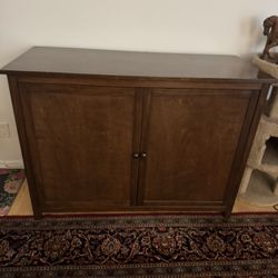 Cat Litter Cabinet Is Great Condition 