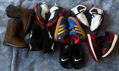 Boys' Nike shoes zice 6c