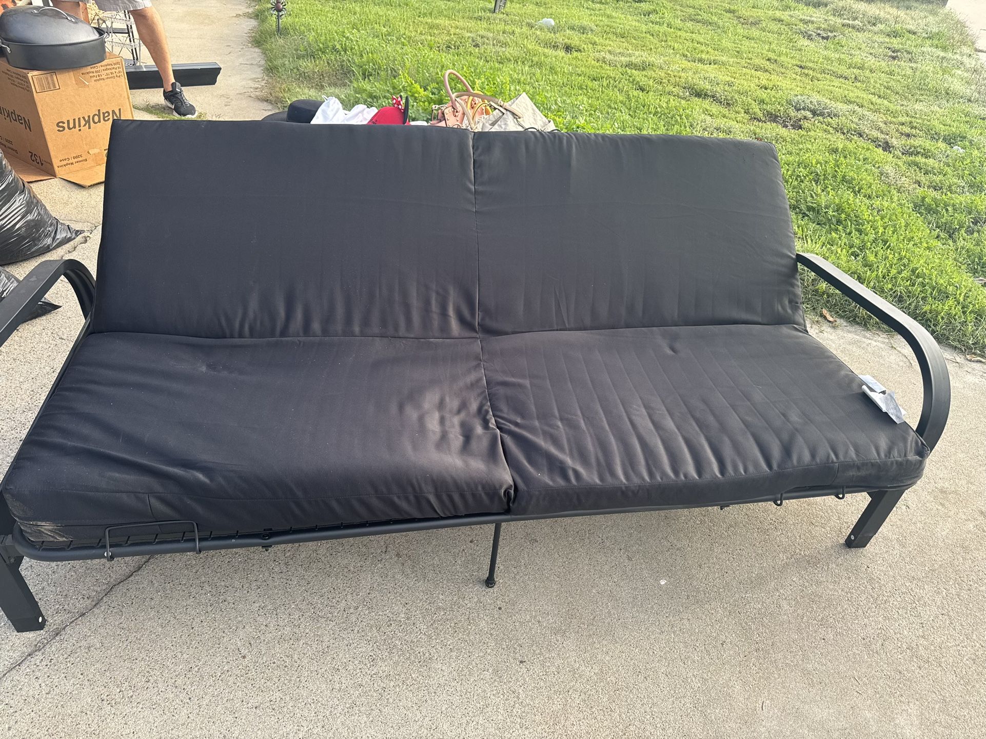 Black Futon