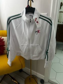 Champion woman’s zip sweater