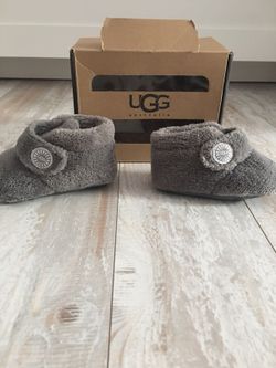 Baby girl grey UGG boots/slippers