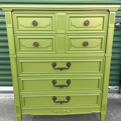 Beautiful Drexel Tall Midcentury Vintage Dresser 