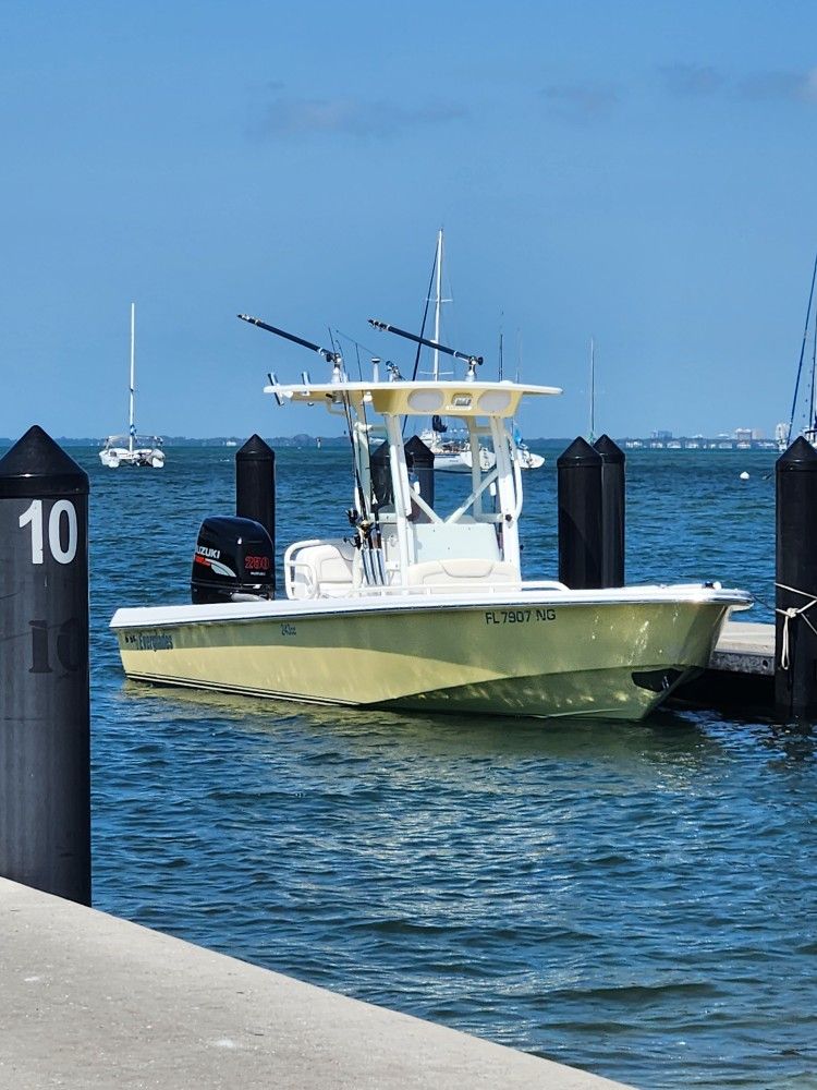 2007 Everglades 24.3, Suzuki 250 with 600 hrs
