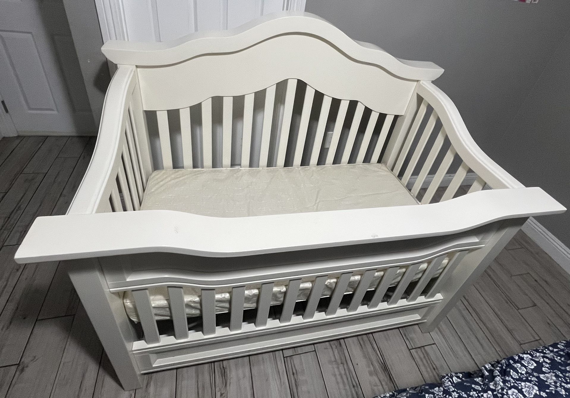Baby 3-in-1 Convertible Crib