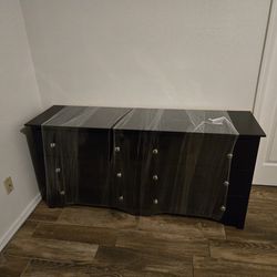 Black 6-drawer dresser