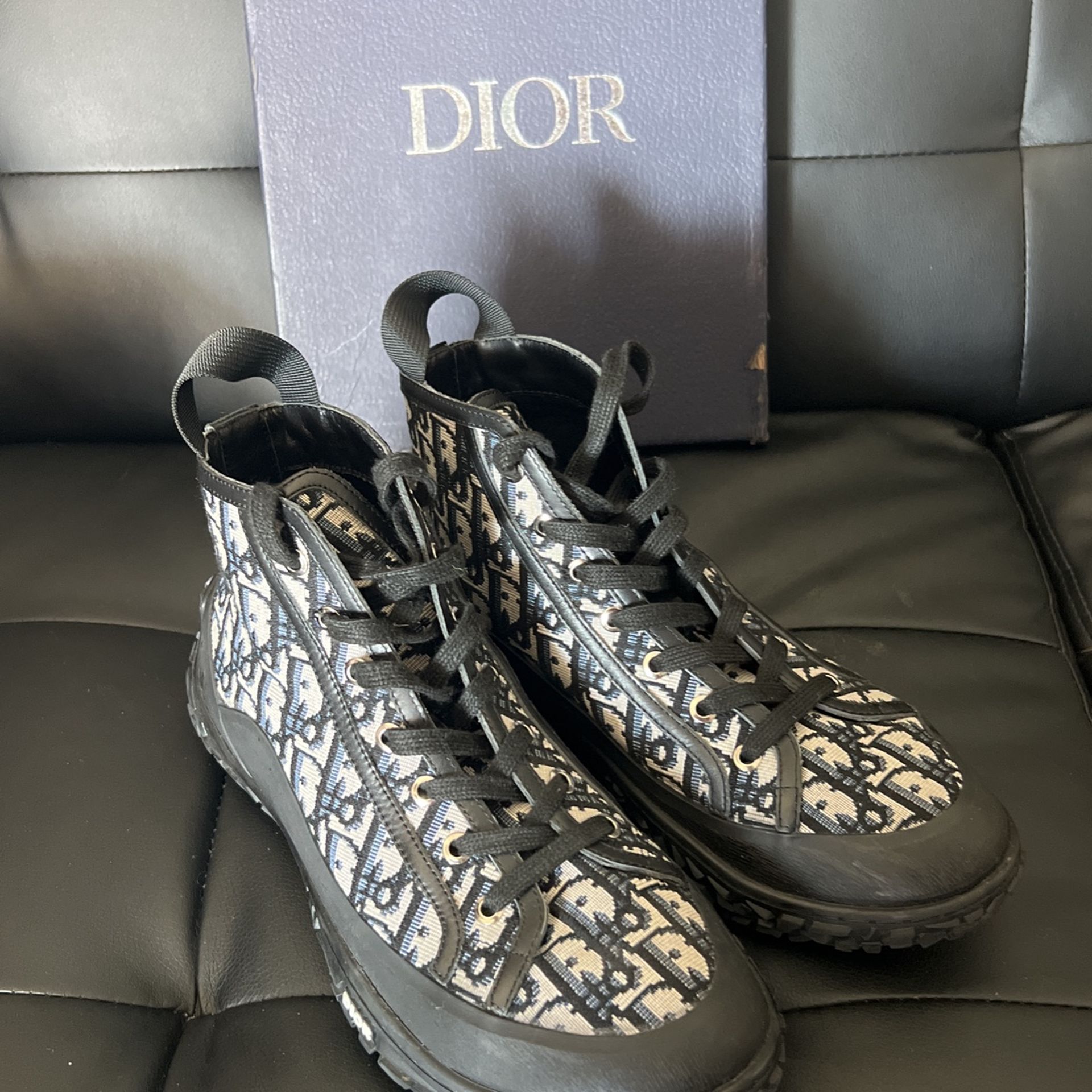 Dior B26