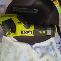 RYOBI
ONE+ 18V Cordless Reciprocating Saw (Tool Only)