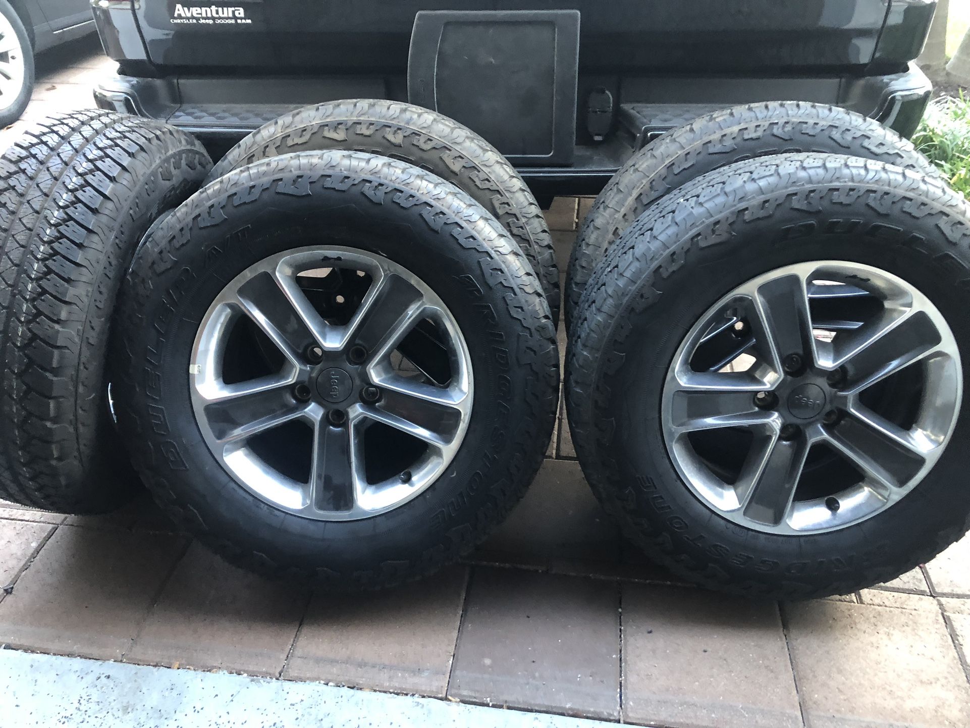 Jeep Wrangler 2022 Wheels And Tires Bridgestone Dueler 255/70/18 for