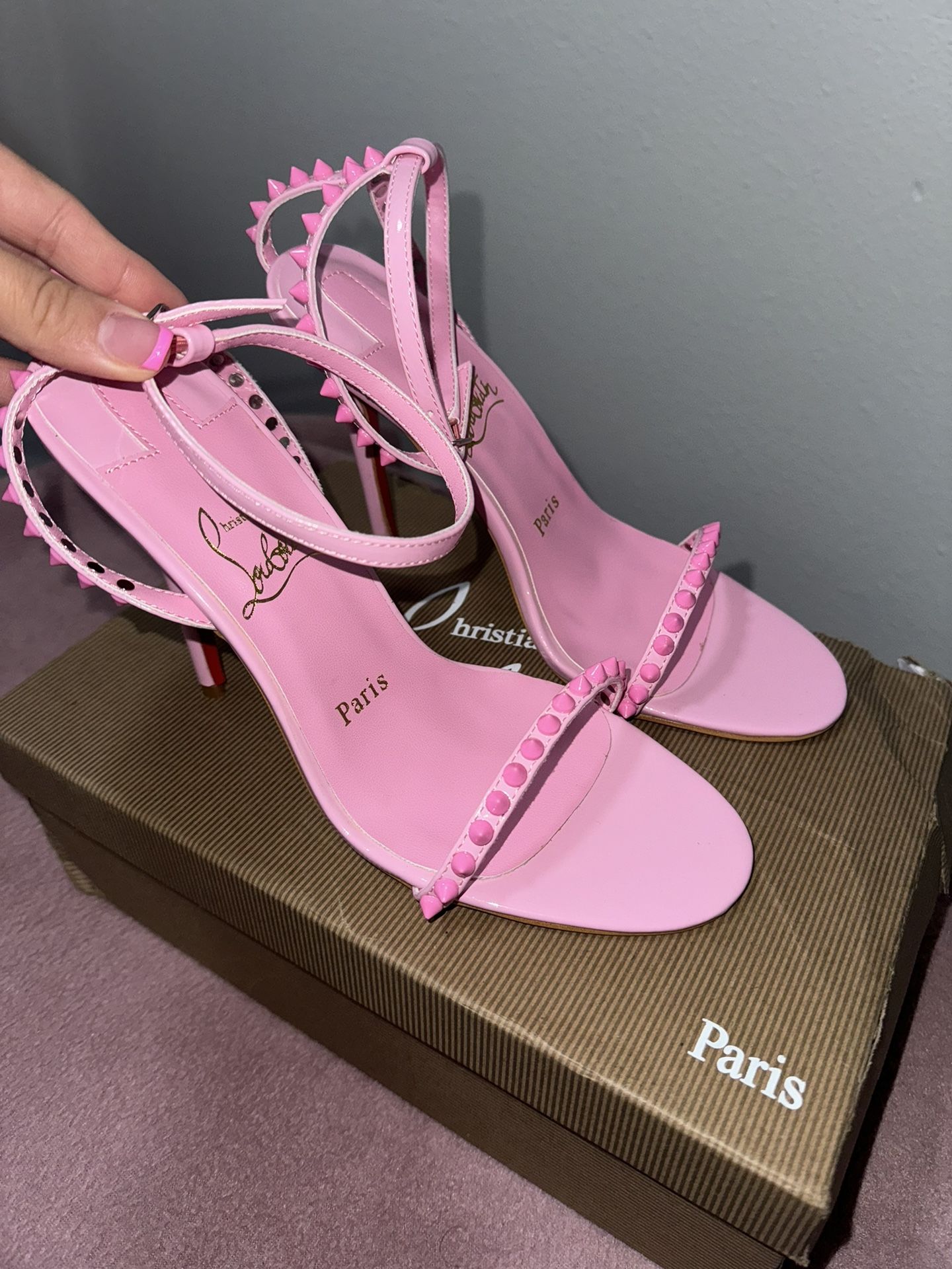 PINK HEELS