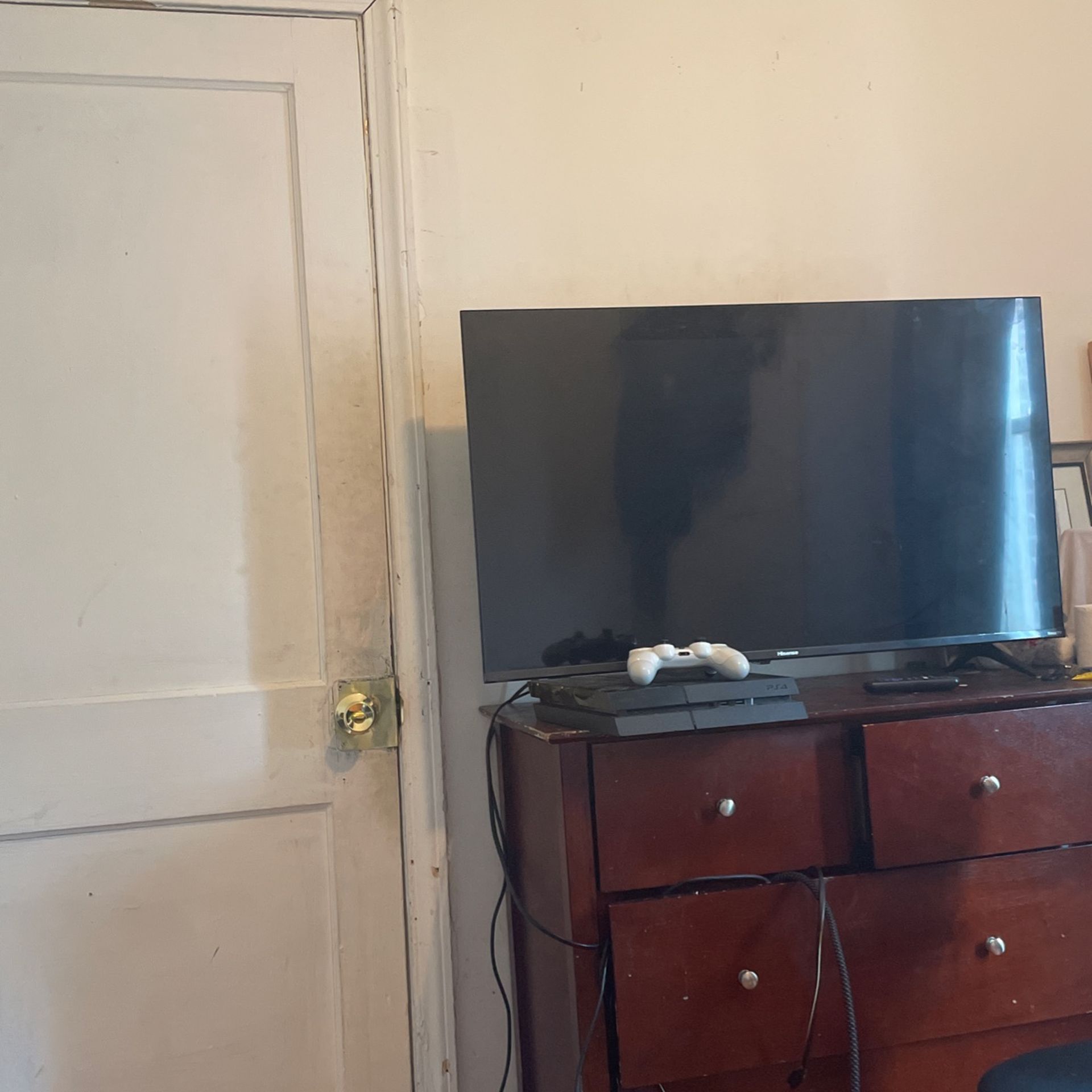 Hisense Roku Tv 43inches
