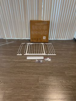 $30 #2825 (30” Tall x 29-48” wide) Grownsy safety gate for baby toddler or dog / easy install / locking gate