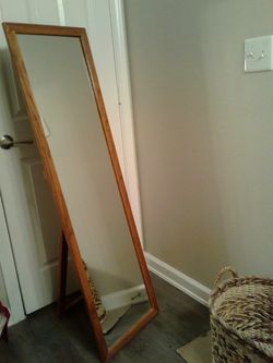 Beautiful Solid Oak Mirror with Stand $65.