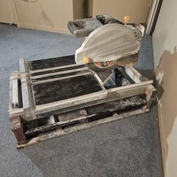 Tile Saw / Chicago Power Tool 