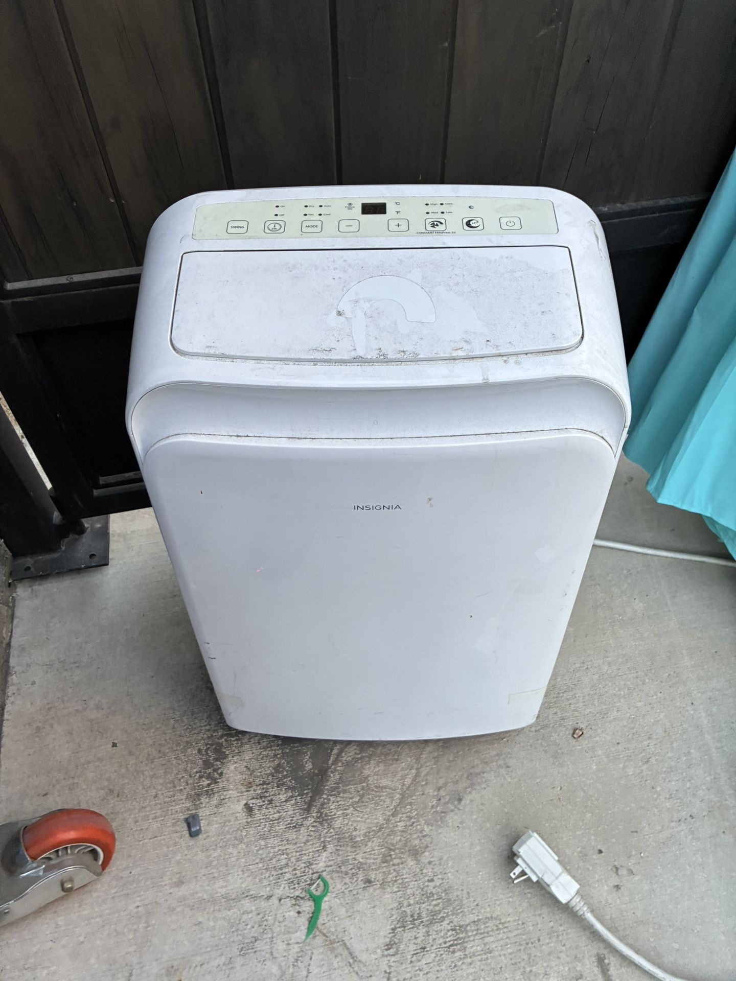 INSIGNIA AC AIR CONDITIONING UNIT 12k BTU