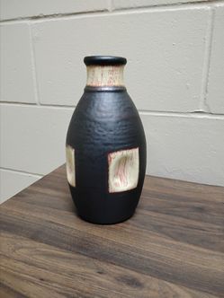 Beautiful 10" Vase
