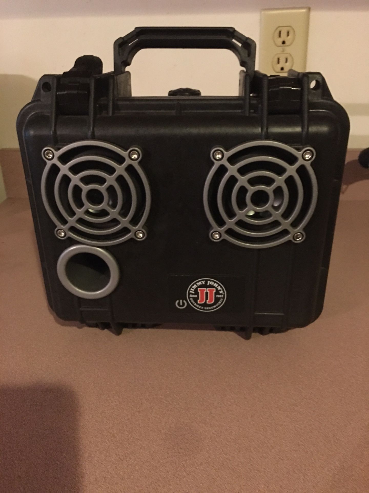  Demerbox Bluetooth  Jimmy John's collector series.f