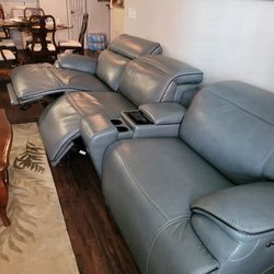 Livata 5 Pc Leather Dual Power Recliner Sectional