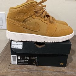 Jordan 1 Mid