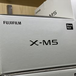 Fujifilm X-M5 Mirrorless Camera Black