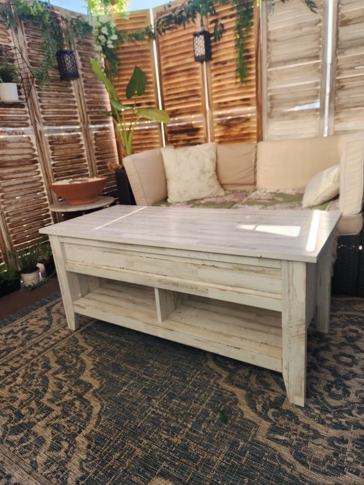 Coffee Table With A Lift Top