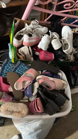 Girls shoes different sizes in good condition