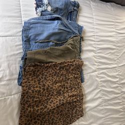 Women shorts size 8-10 (4 for $10)