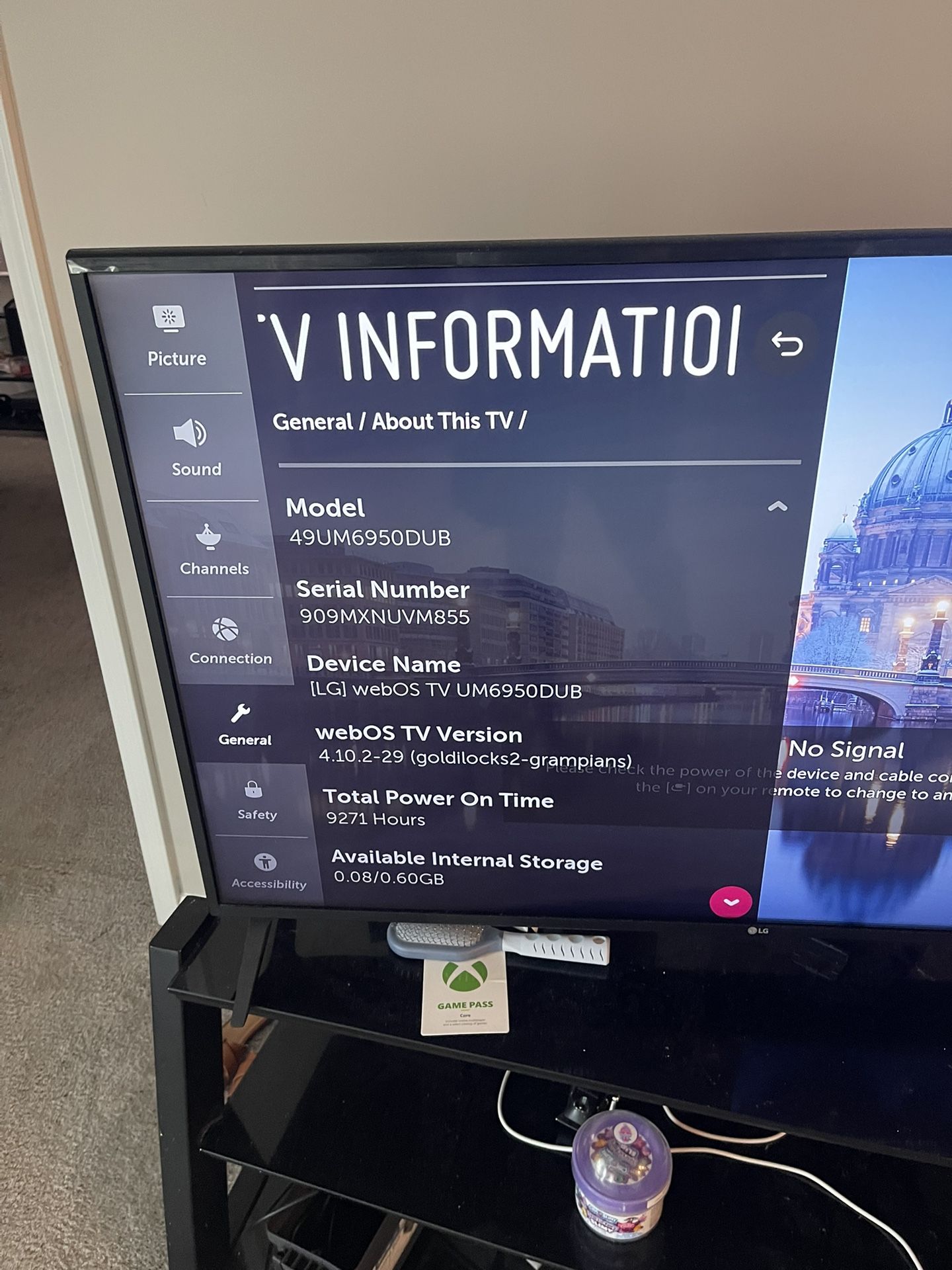 49 Inch Lg Tv  And Xbox One S Included 