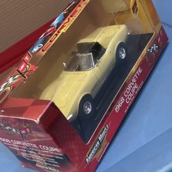 Ertl American Muscle 1968 Chevrolet Corvette Coupe 1:18 Diecast Yellow car