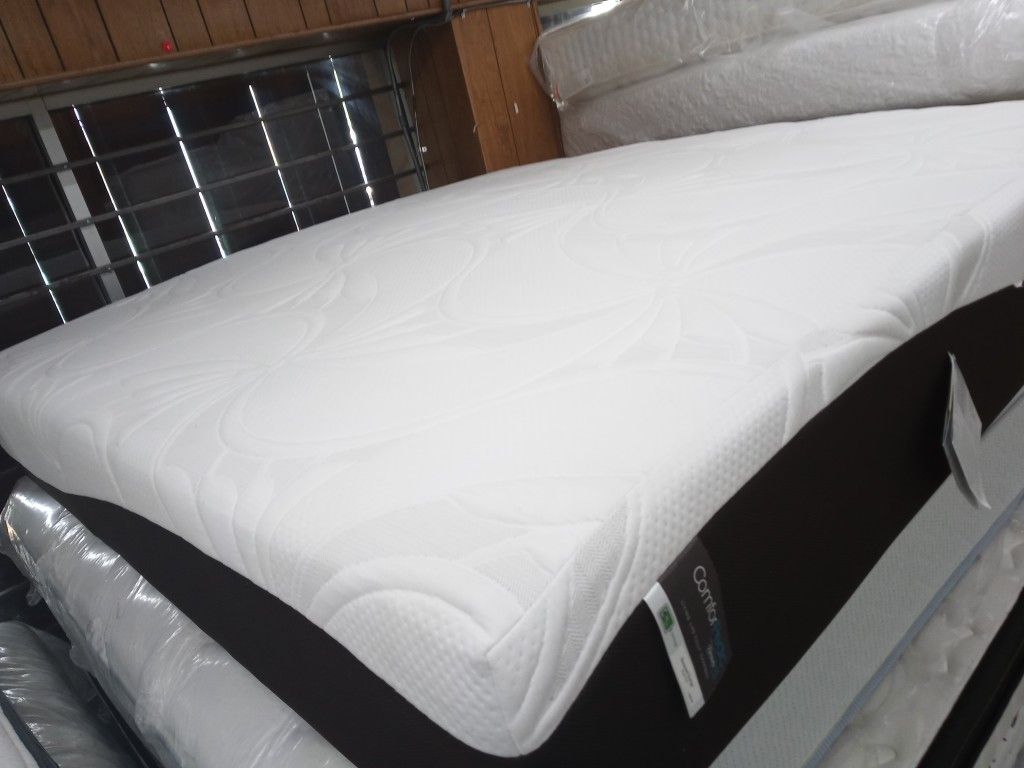 Colchón King size memory foam en excelente condiciones