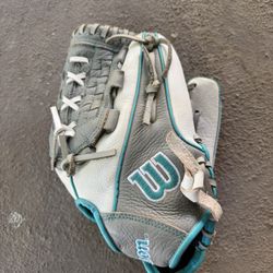 Wilson A500 Siren Youth Softball Glove