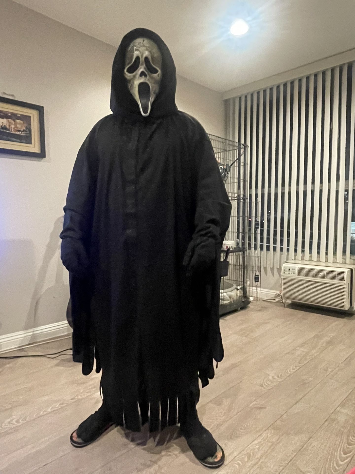 Scream2 Robe By Screamrobes .fits Up To 5”3 To 5”4