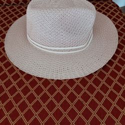 Fabulous Town Hat  / New