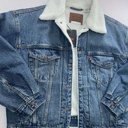 90’s Vintage Style Trucker Levi Strauss & CO. Jacket Denim With Sherpa Lining. Machine Washable Size Is Medium For Women Or Men. Unisex Jacket Pick Up