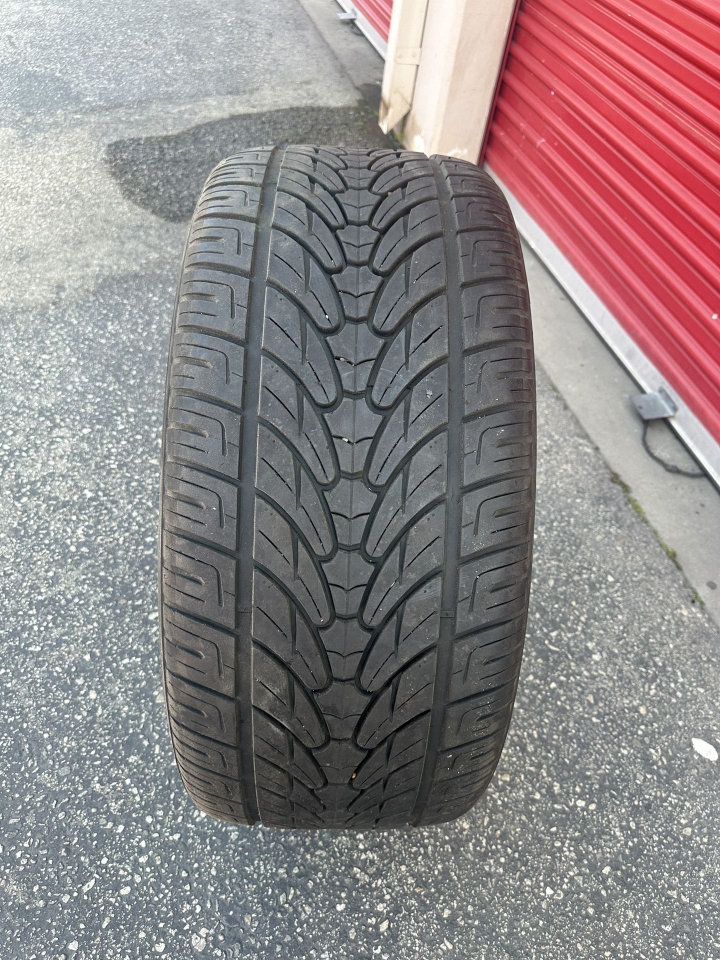 305-35-R24” LIONHART LH-TEN Tire