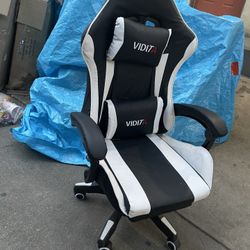 Black And White Gaming Chair 