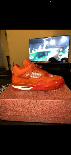 Air Jordan 4s bricks
