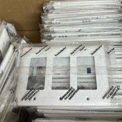 Legrand Pass & Seymour TP263WCC12 Trademaster Mid-Size Unbreakable Nylon Wall Plate, 3 Gang,