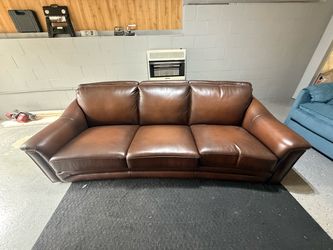 Beautiful brown leather couch!
